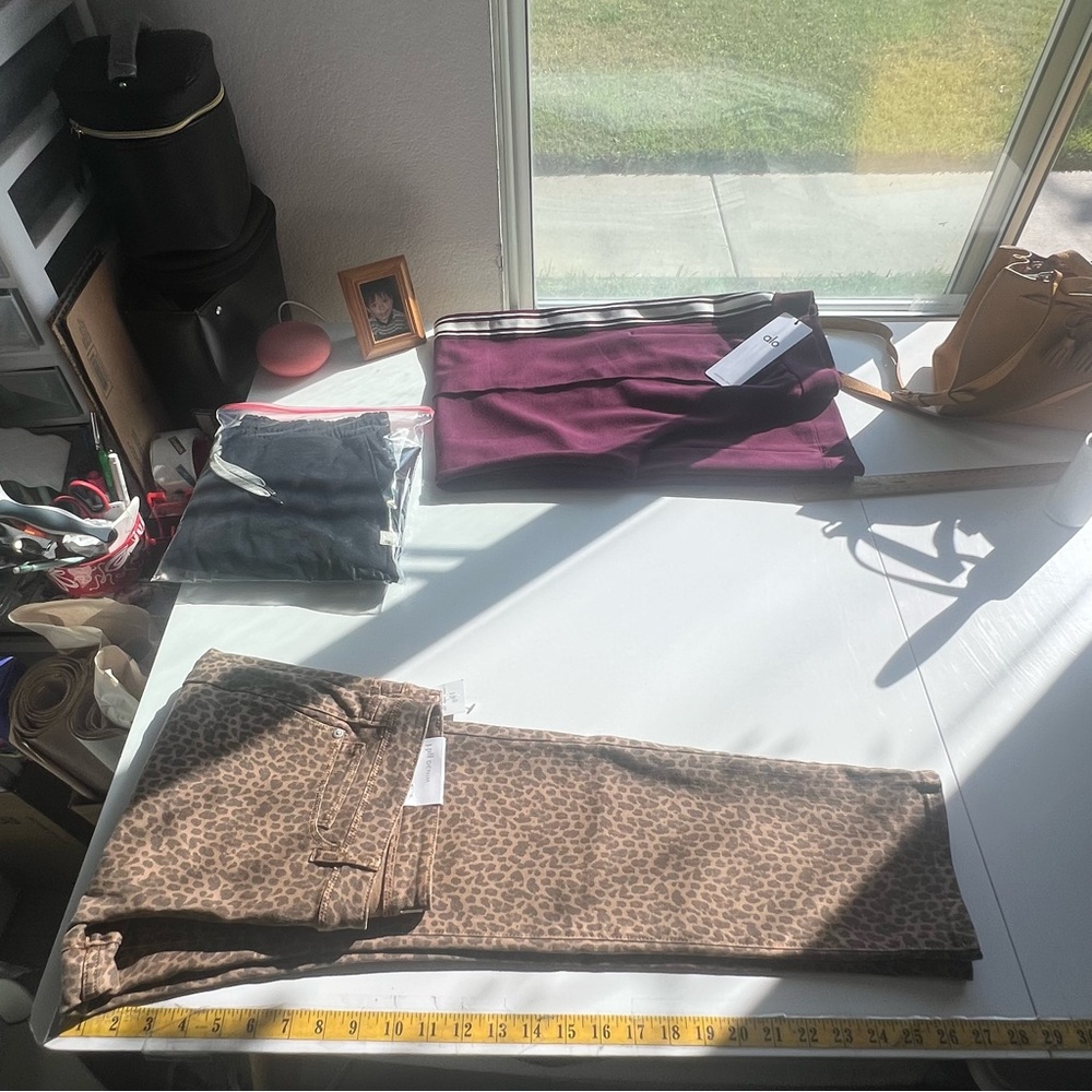 J.Jill Authentic Fit Slim-Leg Jeans Classic Cheetah Print Size 8 NWT - Picture 14 of 16